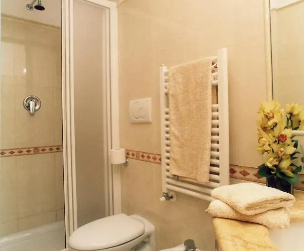 Pensión Magic House 4*