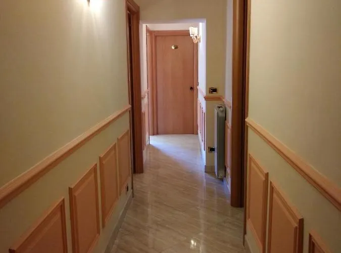 Pensión Magic House 4*